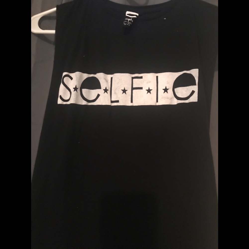 Women’s Selfie Sleeveless Tank Top.